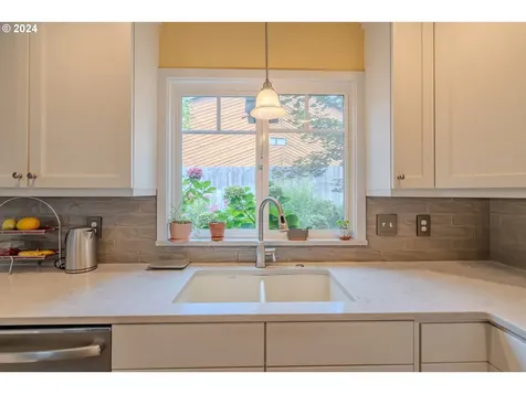 11601 NE 2nd Avenue Vancouver WA 98685
