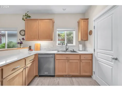 33955 Se Erika Court Scappoose OR 97056