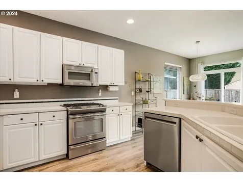 2119 Ne 52nd Avenue Hillsboro OR 97124