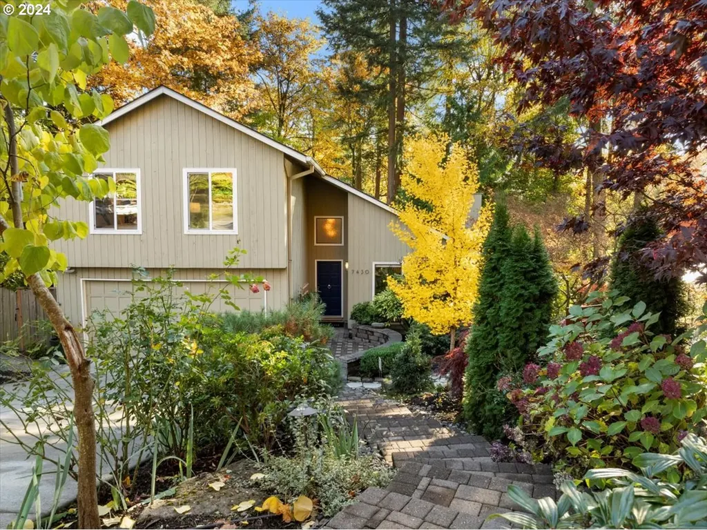 7430 SW Canyon Drive Portland OR 97225