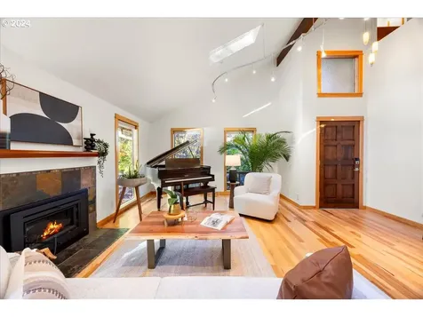 7430 SW Canyon Drive Portland OR 97225
