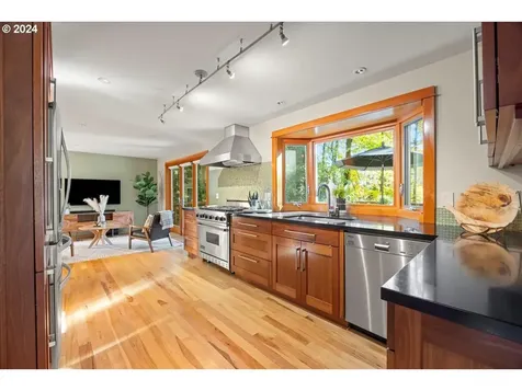 7430 SW Canyon Drive Portland OR 97225
