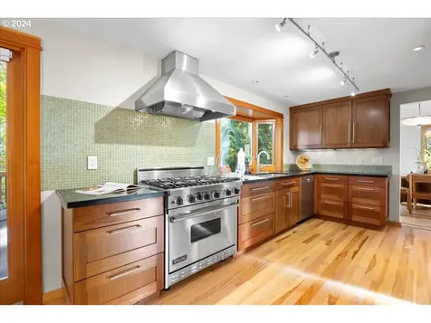 7430 SW Canyon Drive Portland OR 97225