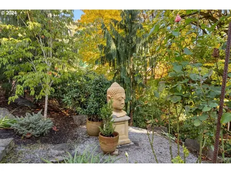 7430 SW Canyon Drive Portland OR 97225
