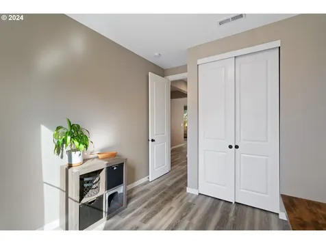 1528 NE 12th Place Canby OR 97013
