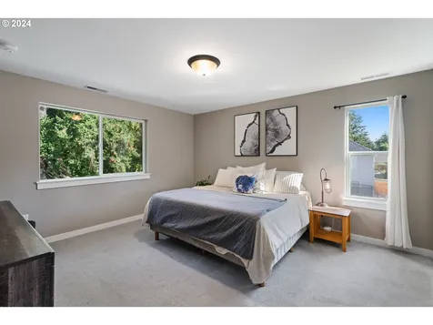 1528 NE 12th Place Canby OR 97013