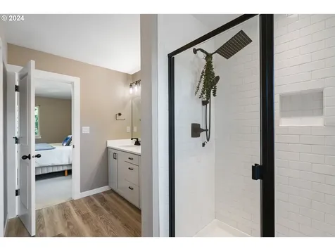 1528 NE 12th Place Canby OR 97013
