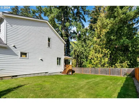 1528 NE 12th Place Canby OR 97013