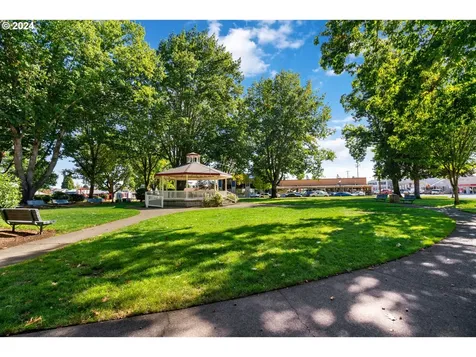 1528 NE 12th Place Canby OR 97013