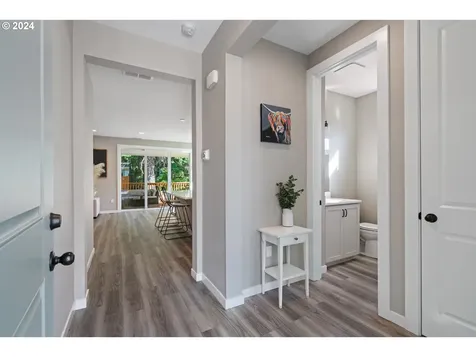 1528 NE 12th Place Canby OR 97013