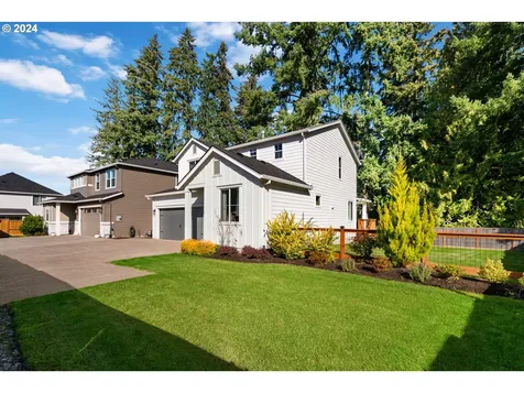 1528 NE 12th Place Canby OR 97013
