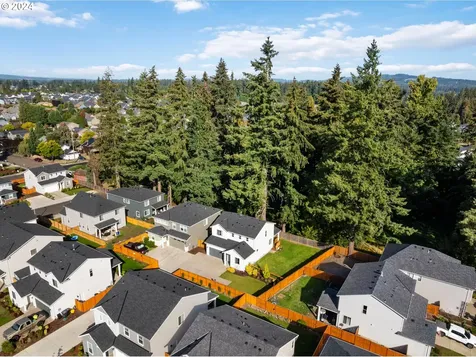 1528 NE 12th Place Canby OR 97013