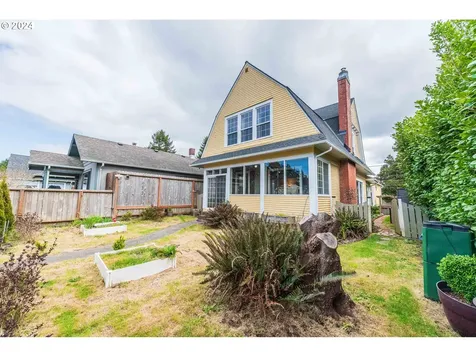 1475 Sherman Avenue North Bend OR 97459