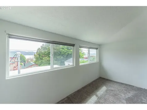 1475 Sherman Avenue North Bend OR 97459