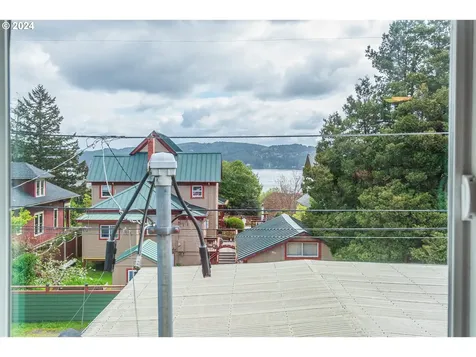 1475 Sherman Avenue North Bend OR 97459