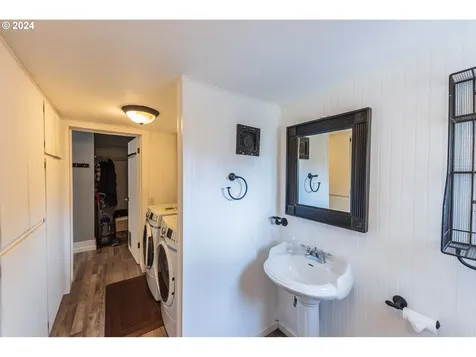 1475 Sherman Avenue North Bend OR 97459