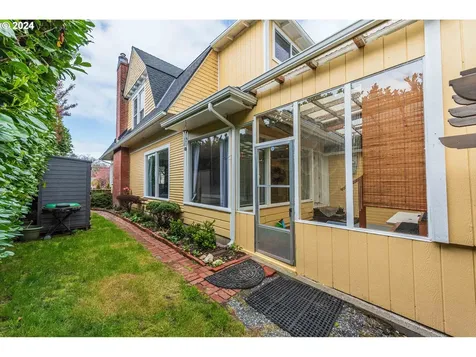 1475 Sherman Avenue North Bend OR 97459