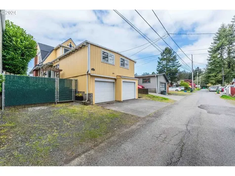 1475 Sherman Avenue North Bend OR 97459