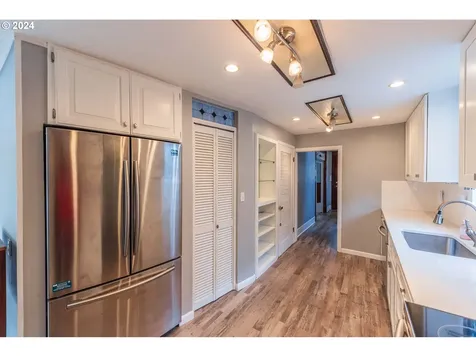 1475 Sherman Avenue North Bend OR 97459