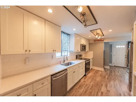 1475 Sherman Avenue North Bend OR 97459