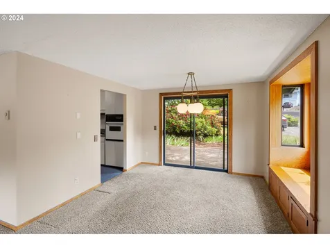 5195 Donald Street Eugene OR 97405