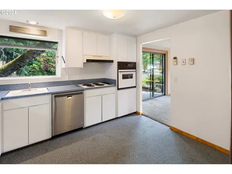 5195 Donald Street Eugene OR 97405