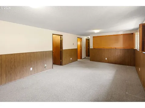 5195 Donald Street Eugene OR 97405