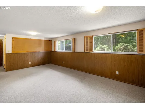 5195 Donald Street Eugene OR 97405