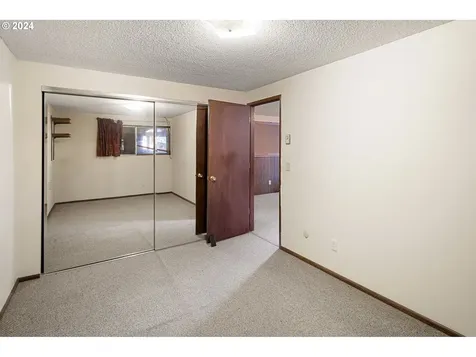 5195 Donald Street Eugene OR 97405