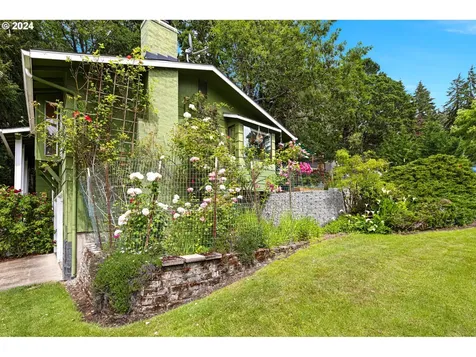 5195 Donald Street Eugene OR 97405