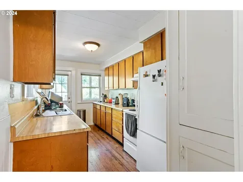 916 SE 35th Avenue Portland OR 97214