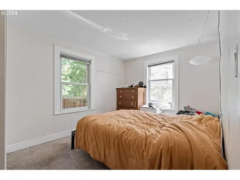 916 SE 35th Avenue Portland OR 97214