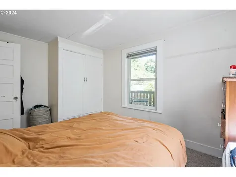916 SE 35th Avenue Portland OR 97214