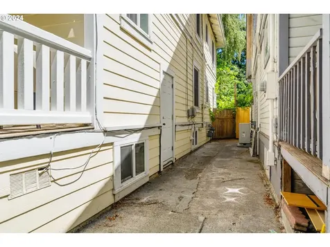 916 SE 35th Avenue Portland OR 97214