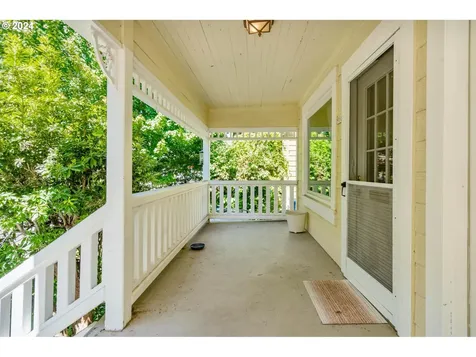 916 SE 35th Avenue Portland OR 97214