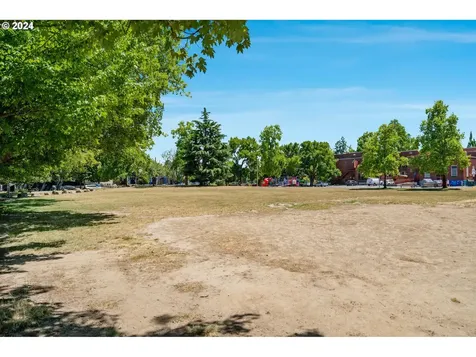 916 SE 35th Avenue Portland OR 97214