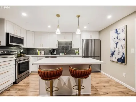 6555 Sw Canyon Court Portland OR 97225