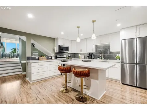 6555 Sw Canyon Court Portland OR 97225
