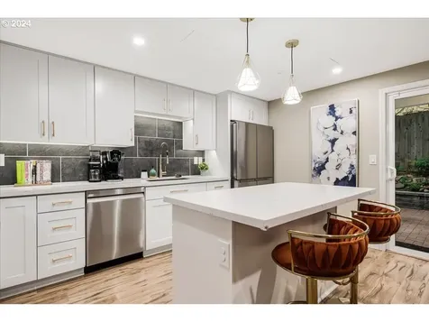 6555 Sw Canyon Court Portland OR 97225