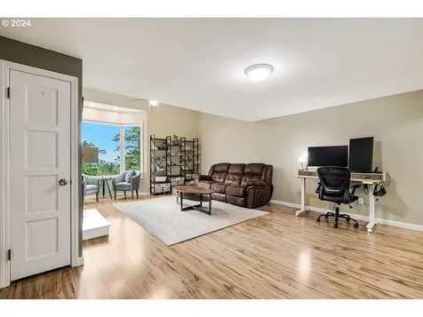 6555 Sw Canyon Court Portland OR 97225