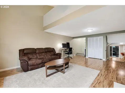 6555 Sw Canyon Court Portland OR 97225