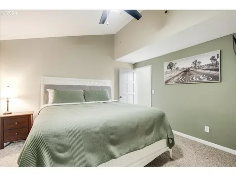 6555 Sw Canyon Court Portland OR 97225