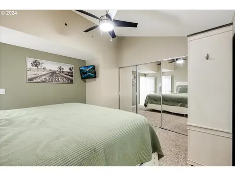 6555 Sw Canyon Court Portland OR 97225