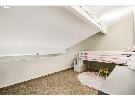 6555 Sw Canyon Court Portland OR 97225