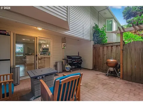 6555 Sw Canyon Court Portland OR 97225