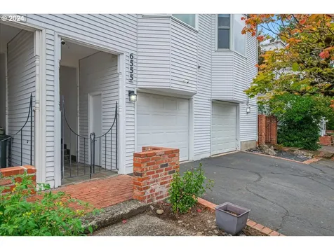 6555 Sw Canyon Court Portland OR 97225