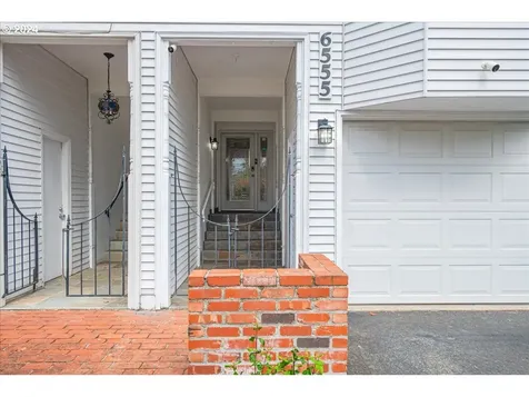 6555 Sw Canyon Court Portland OR 97225