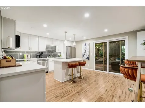 6555 Sw Canyon Court Portland OR 97225