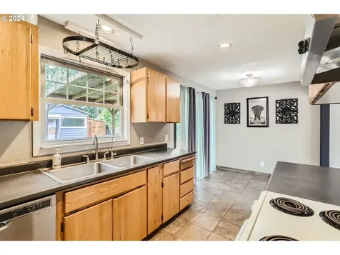 1022 NE Jackson Street Hillsboro OR 97124