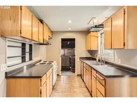 1022 NE Jackson Street Hillsboro OR 97124